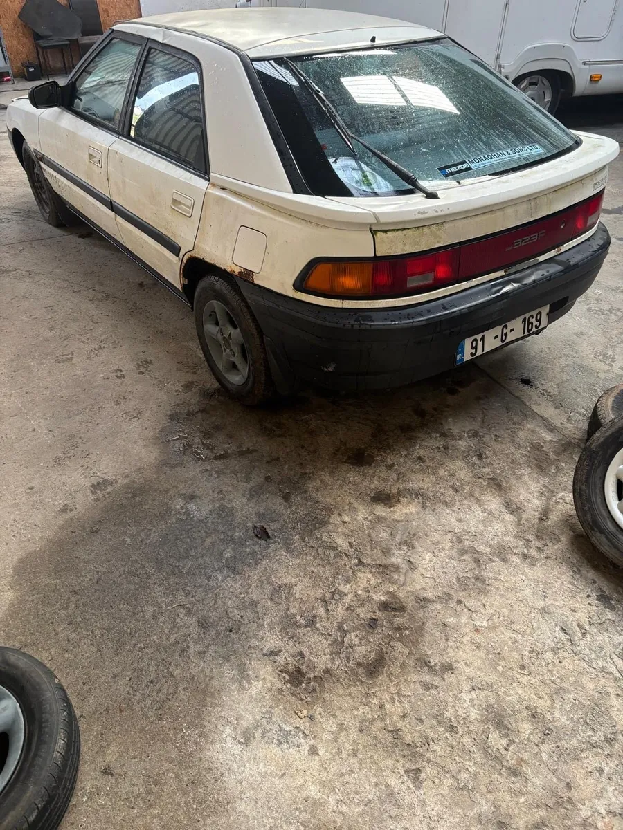 1991 Mazda 323f - Image 4