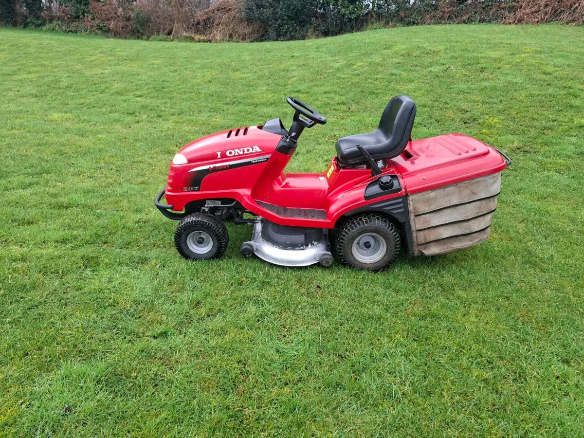 Honda 2417 ride on lawnmower - Image 2