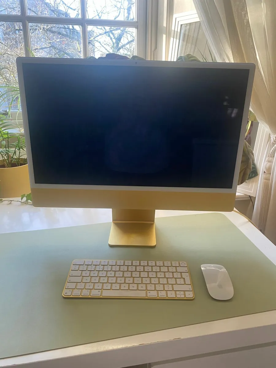 Apple iMac 24-inch (M1, 2021) – Yellow – 4 Ports - Image 1