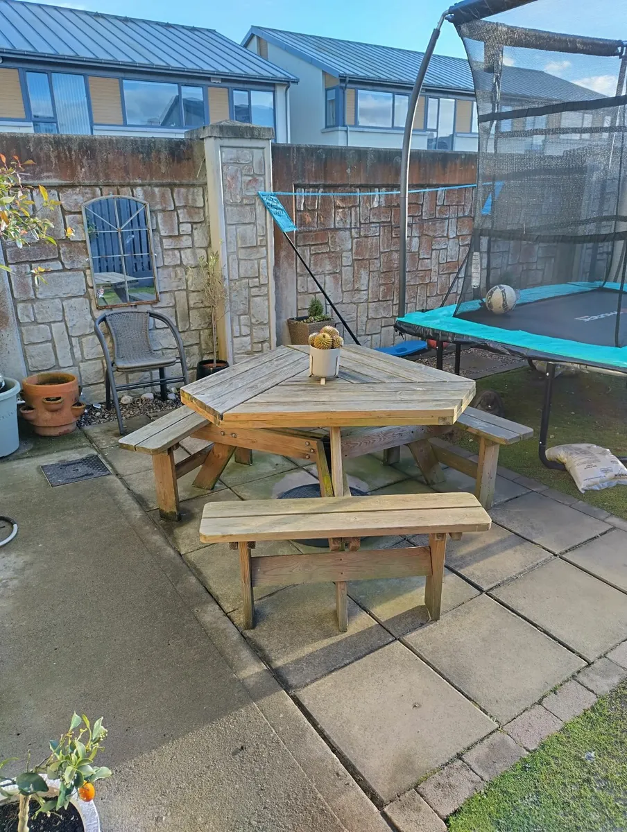 Triangle 6 seater picnic table - Image 2