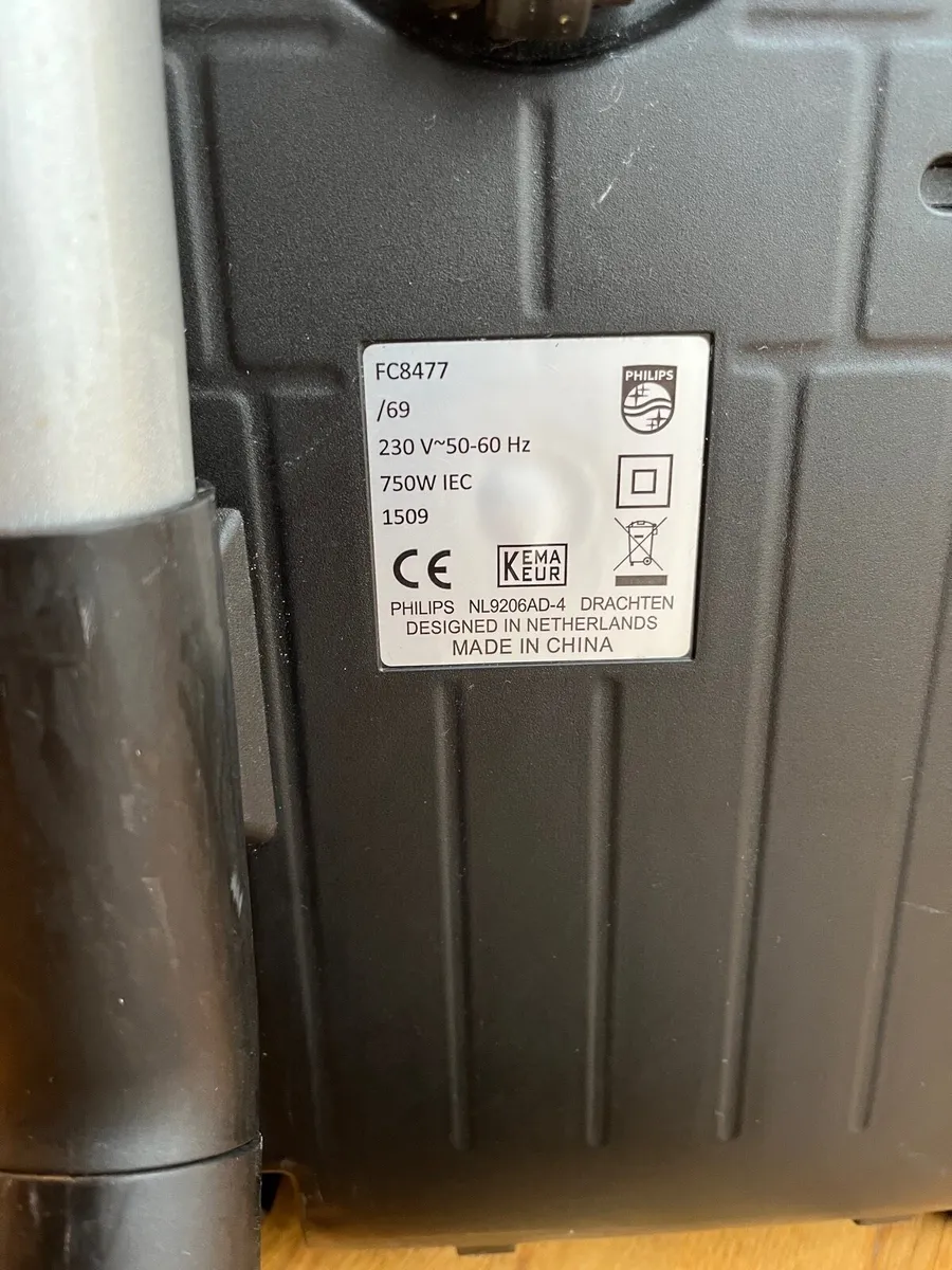 Vacuum cleaner - Image 4