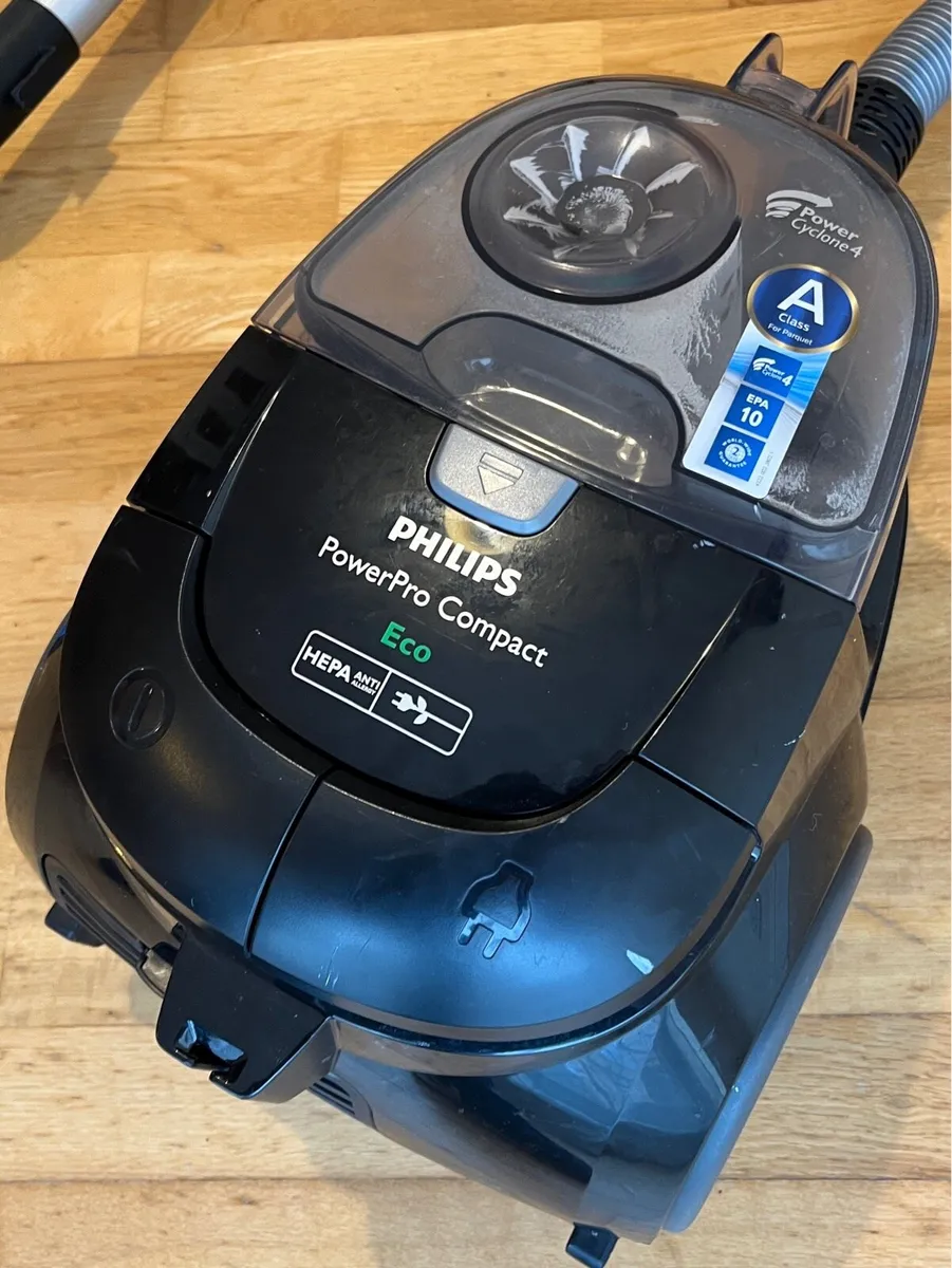 Vacuum cleaner - Image 1