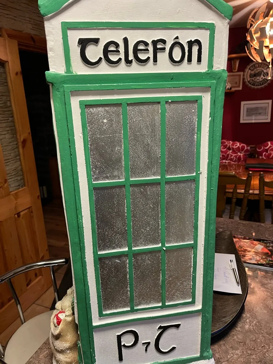 Santa in a phone box - Image 2