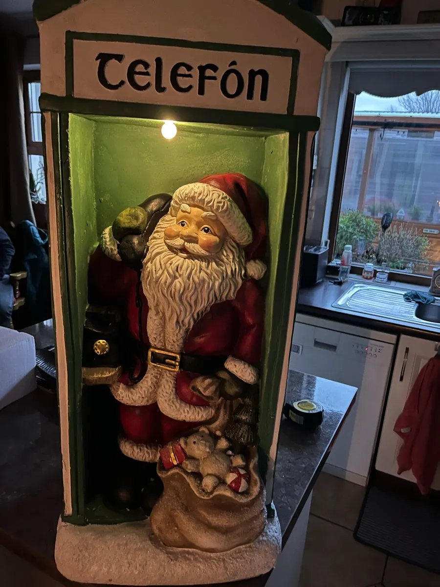 Santa in a phone box - Image 4