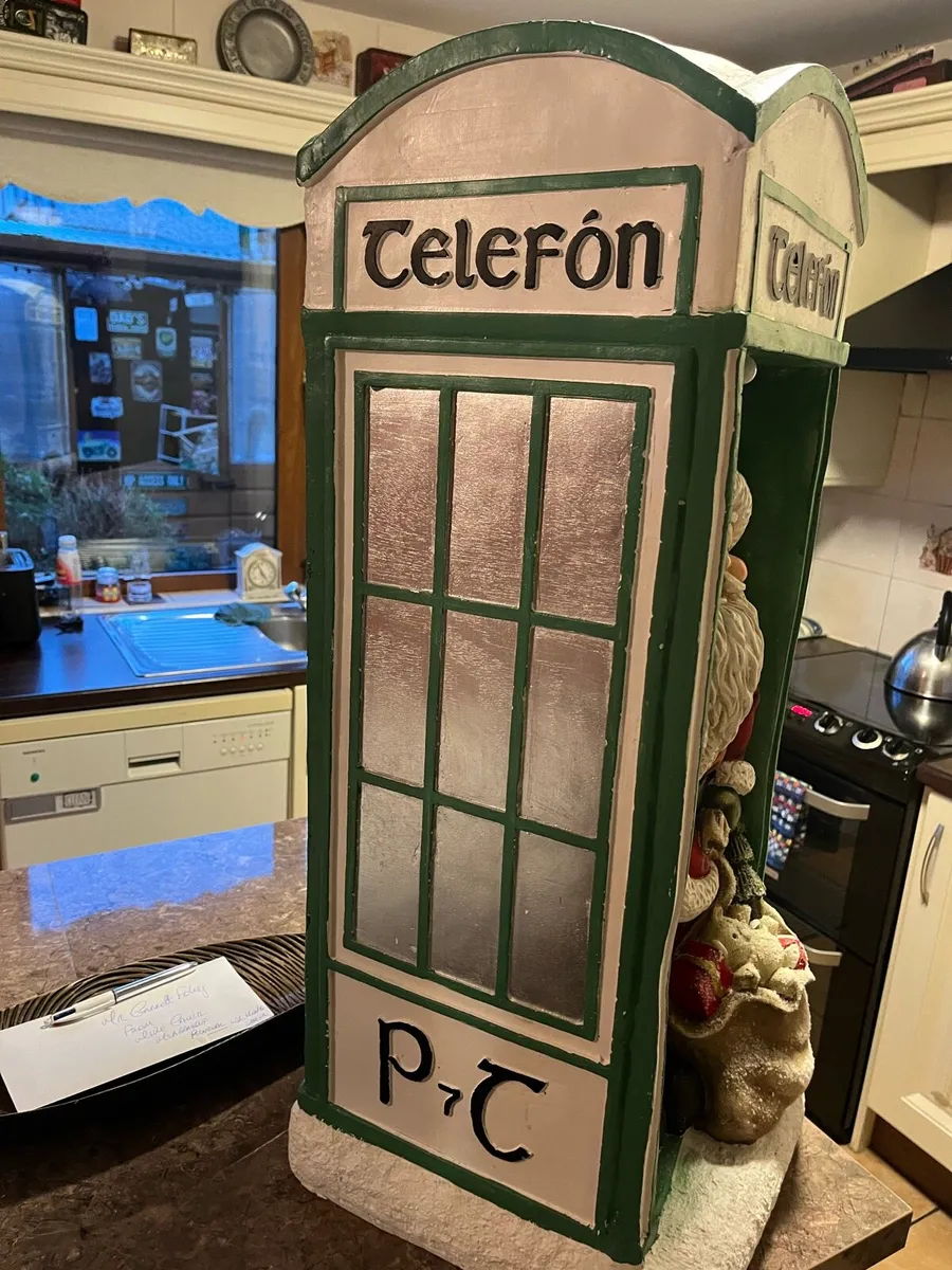 Santa in a phone box - Image 3