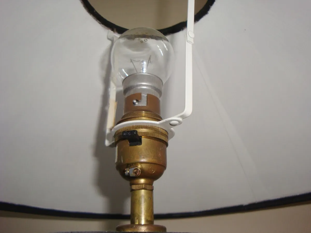 Beautiful one of a kind lamp - Image 4