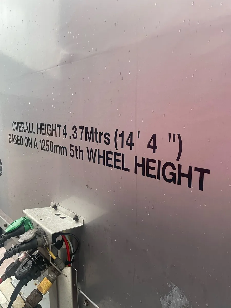 2016 Lawrence David 4.37m curtainsider - Image 2