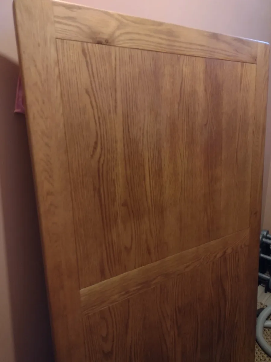 Beautiful solid Oak EZLIVING dining table - Image 2