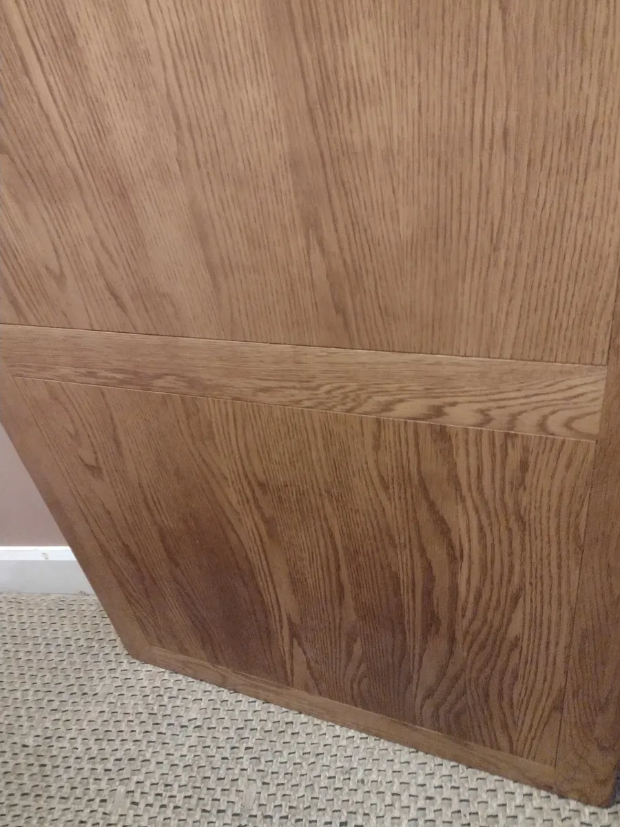 Beautiful solid Oak EZLIVING dining table - Image 4