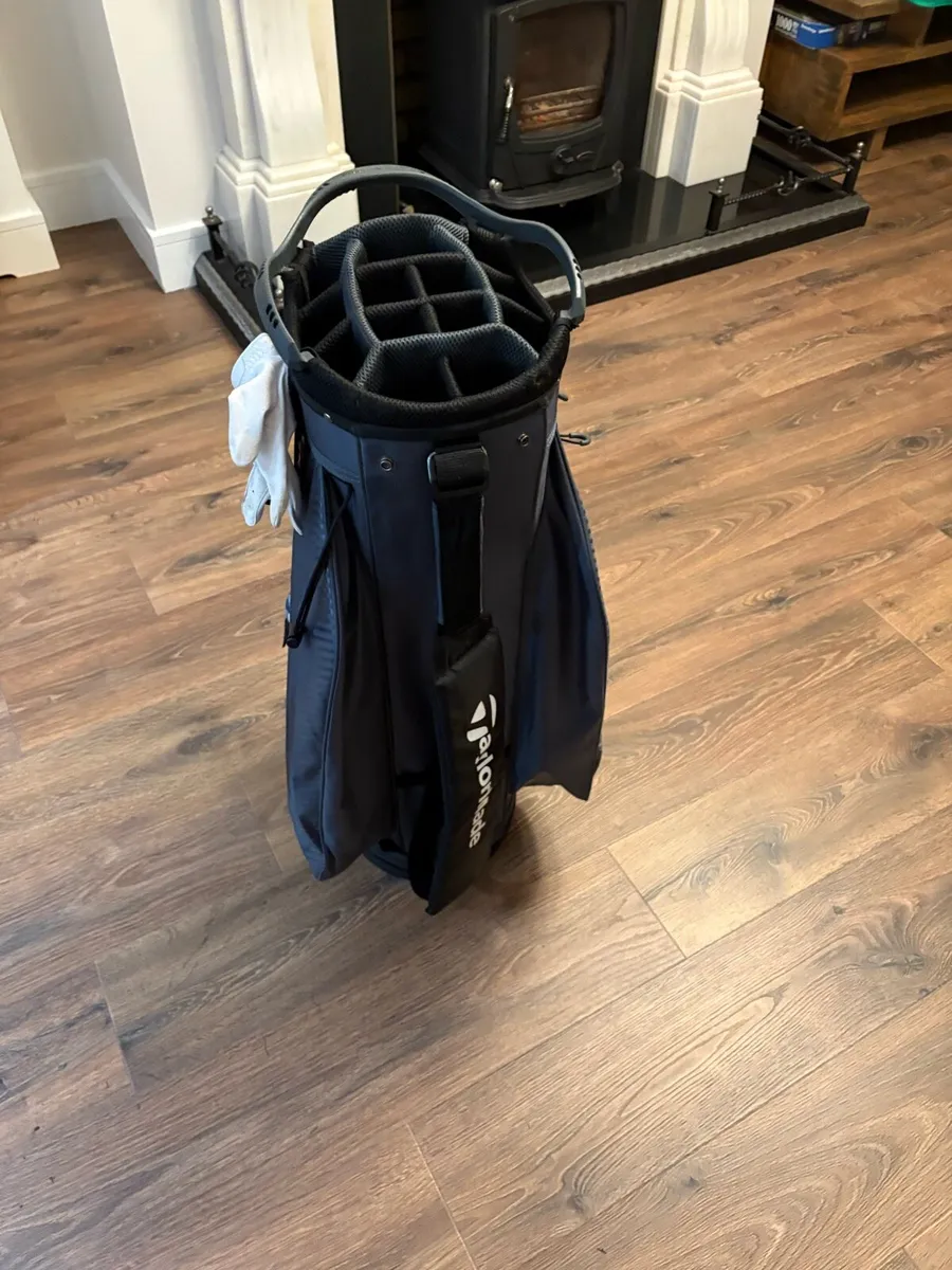 Taylormade golf bag like new only 2 months old! - Image 3