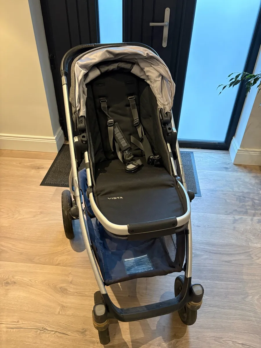 Car Seat and Strollers - Image 3