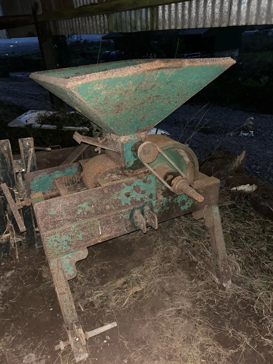 Grain crusher - Image 1