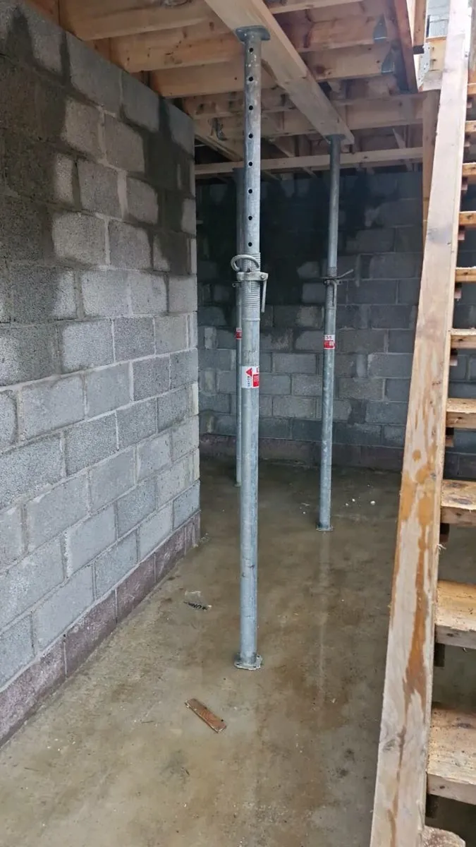 Acro props - Image 3