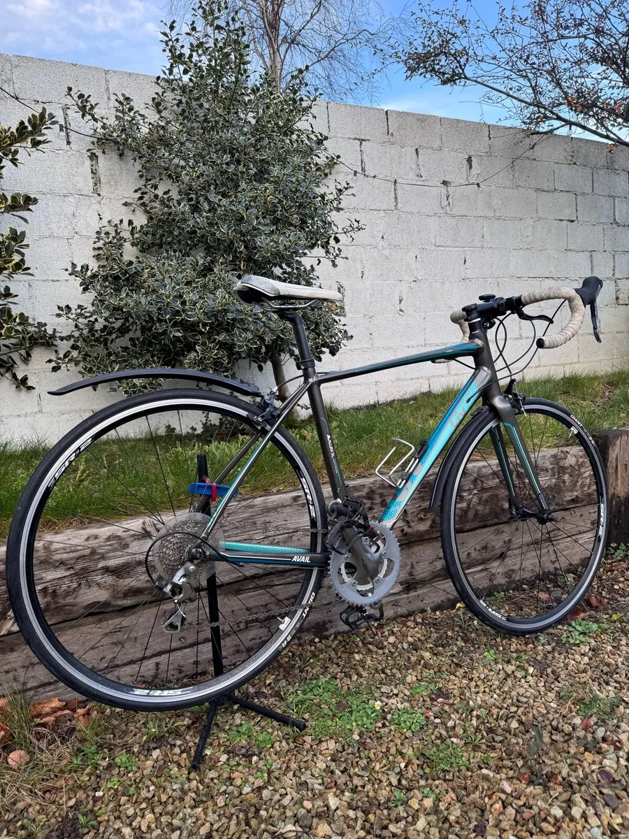 Giant LIV Ladies Road Bike - Image 4