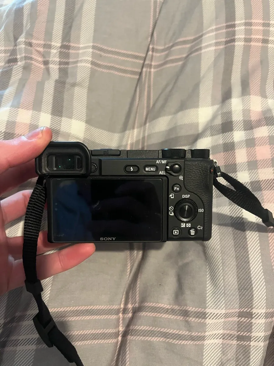 SONY A6400 + SIGMA 18-50MM F2.8 LENS - Image 4