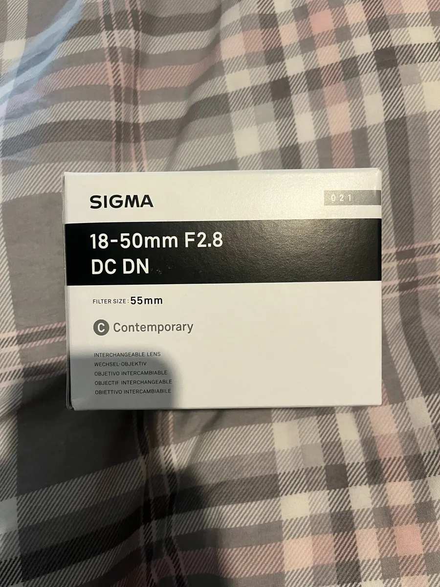 SONY A6400 + SIGMA 18-50MM F2.8 LENS - Image 2