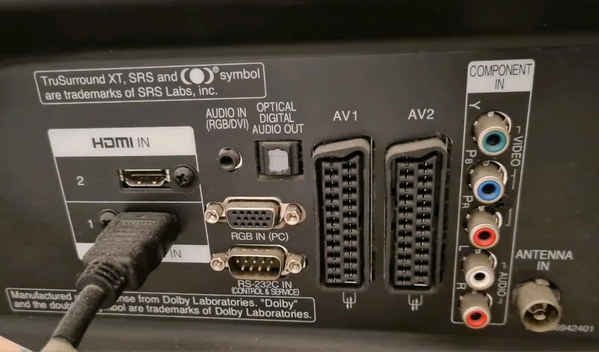 LG 42PQ2000 42" plasma TV with wall brackets stand - Image 3