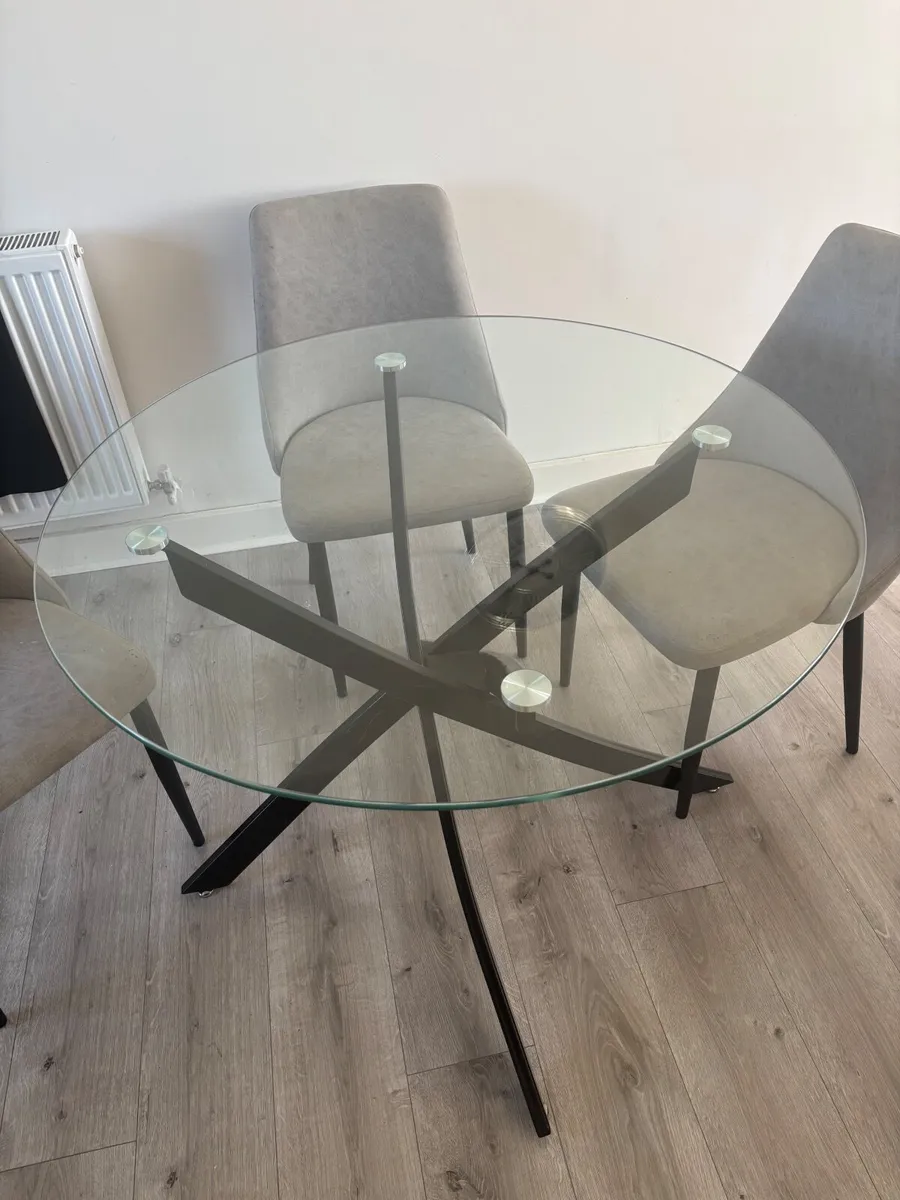 Dining table - Image 2