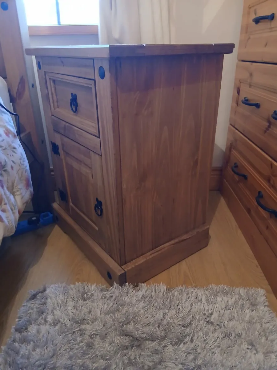 Bed & Locker - Image 4