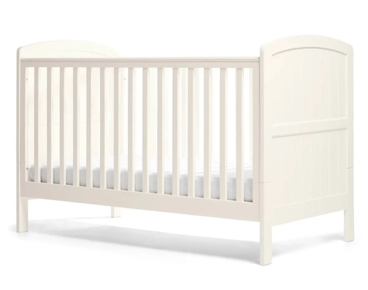 Child’s cotbed & bouncer - Image 1