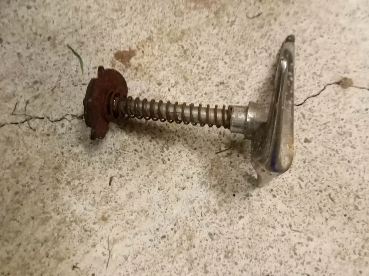 Old car badges - Image 3