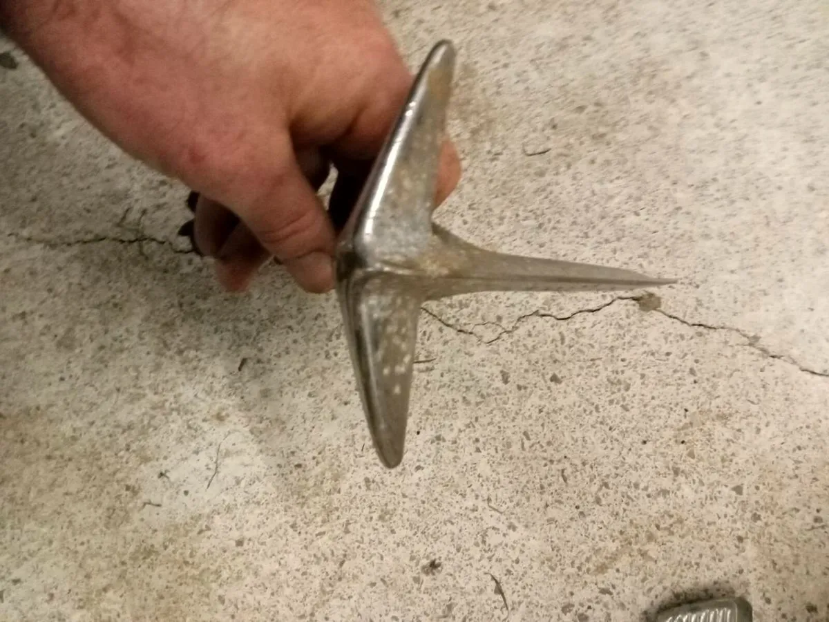 Old car badges - Image 1