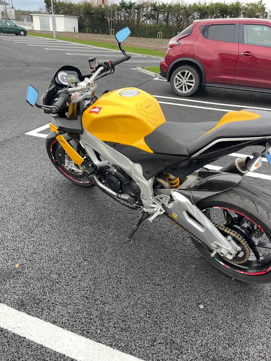 Aprilia Tuono V4 2012 - Image 2