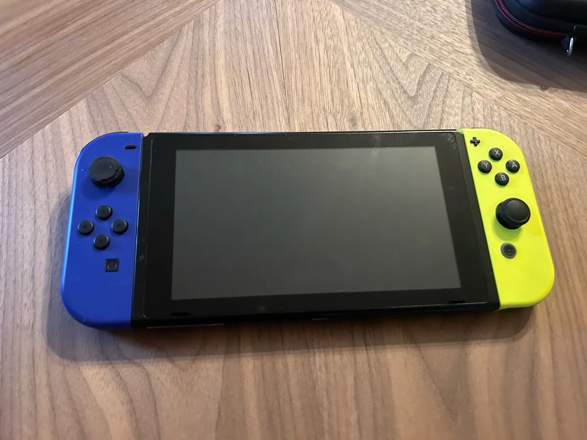 Nintendo switch - Image 1
