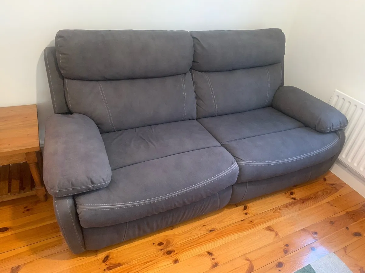 Electric couch - Image 1