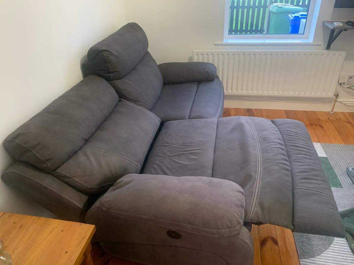 Electric couch - Image 2