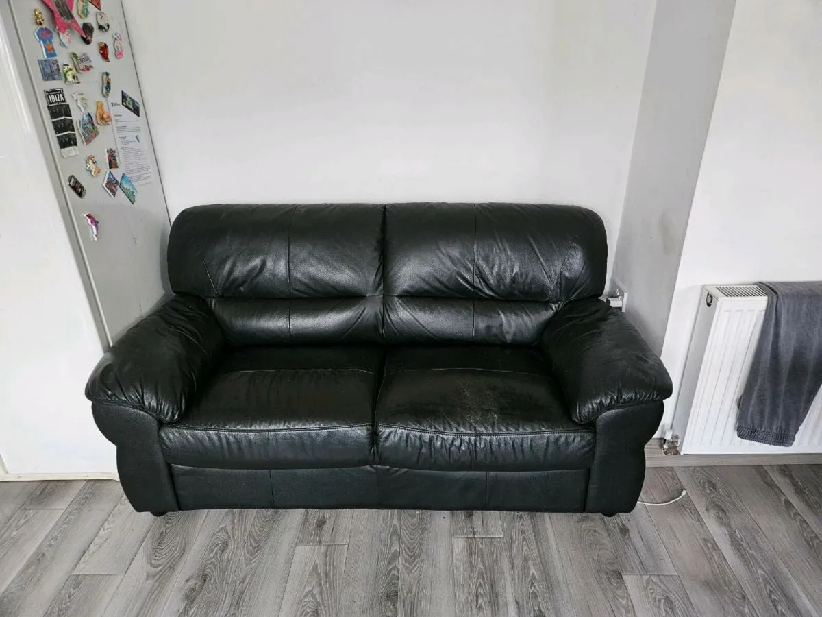 Black leather sofa - Image 1