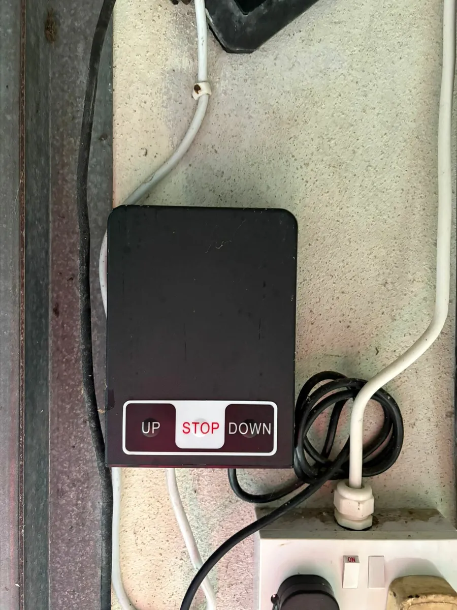 Garage door - Image 3