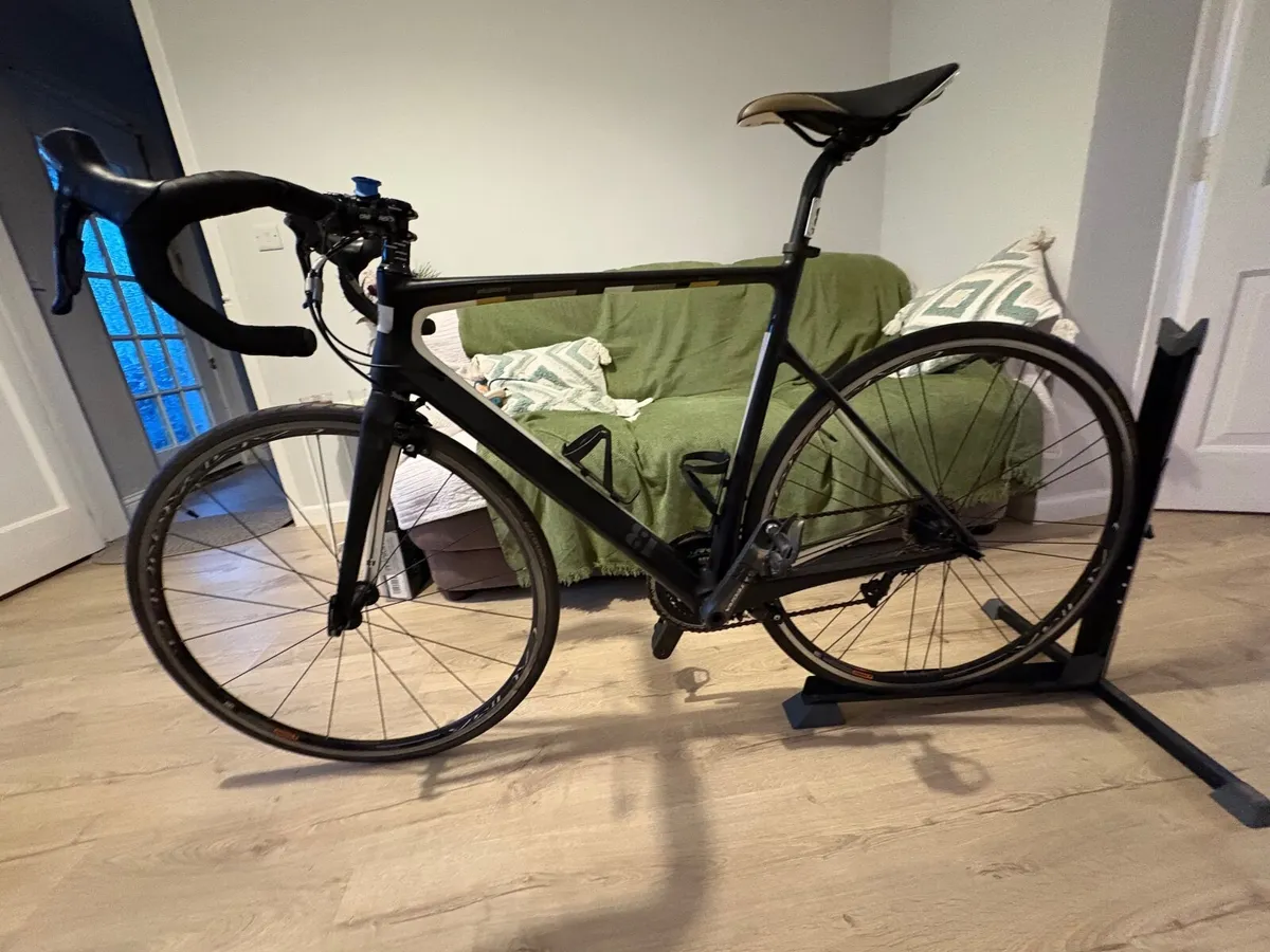 Full carbon road bike, frame 13, shimano ultregra - Image 1