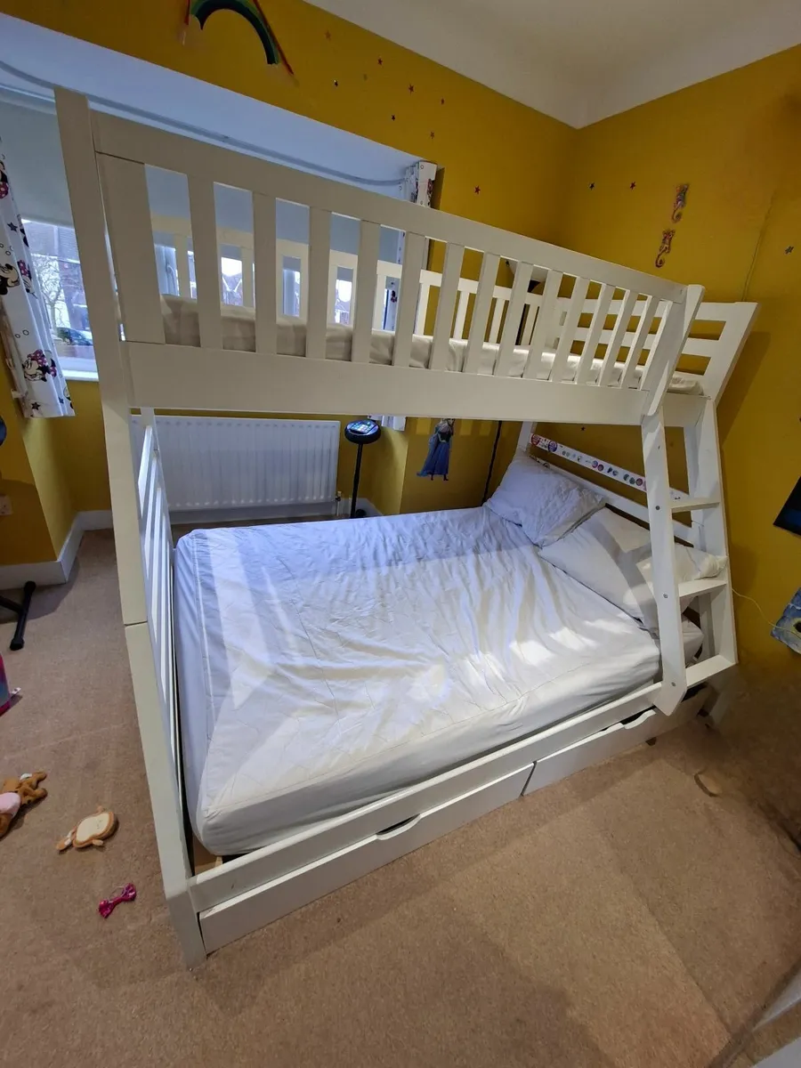 Triple bunk bed - Image 1