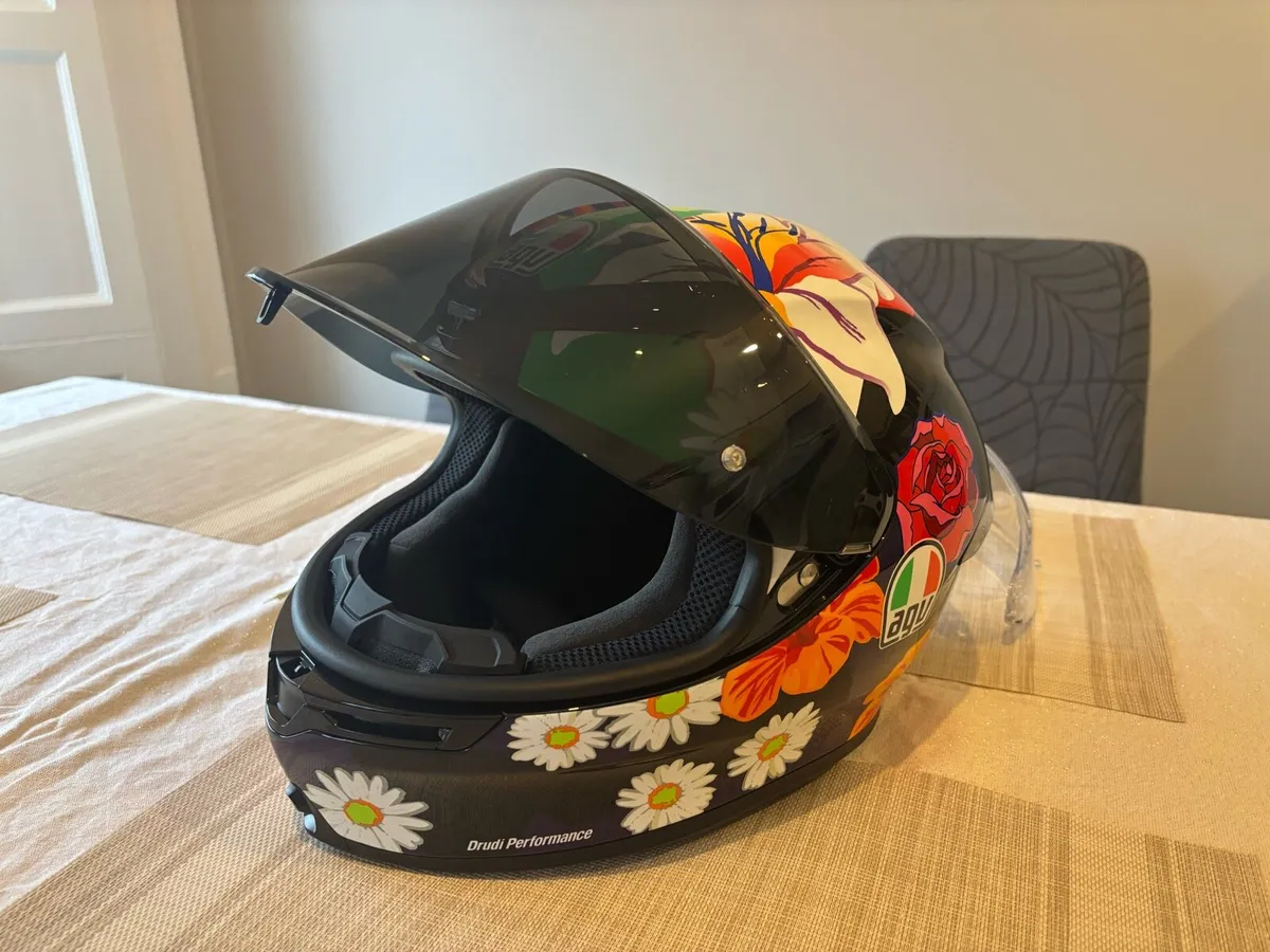 Motorbike helmet,boots,jacket trousers,gloves - Image 3