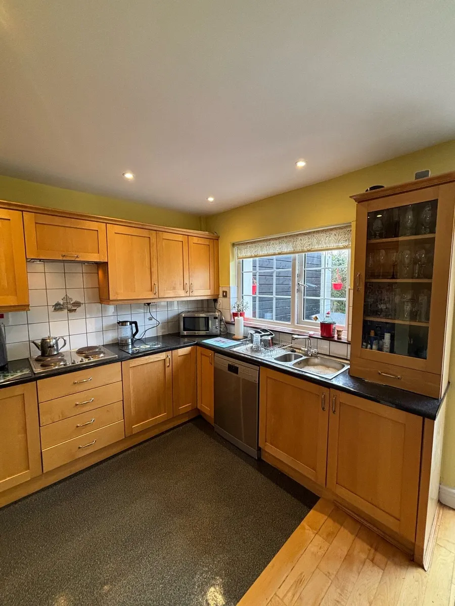 Real maple wood kitchen - Image 1