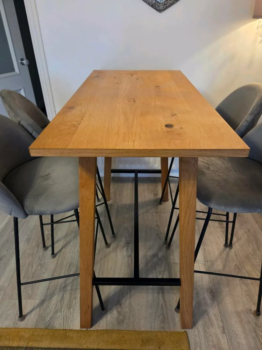 Table & Chairs - Image 3