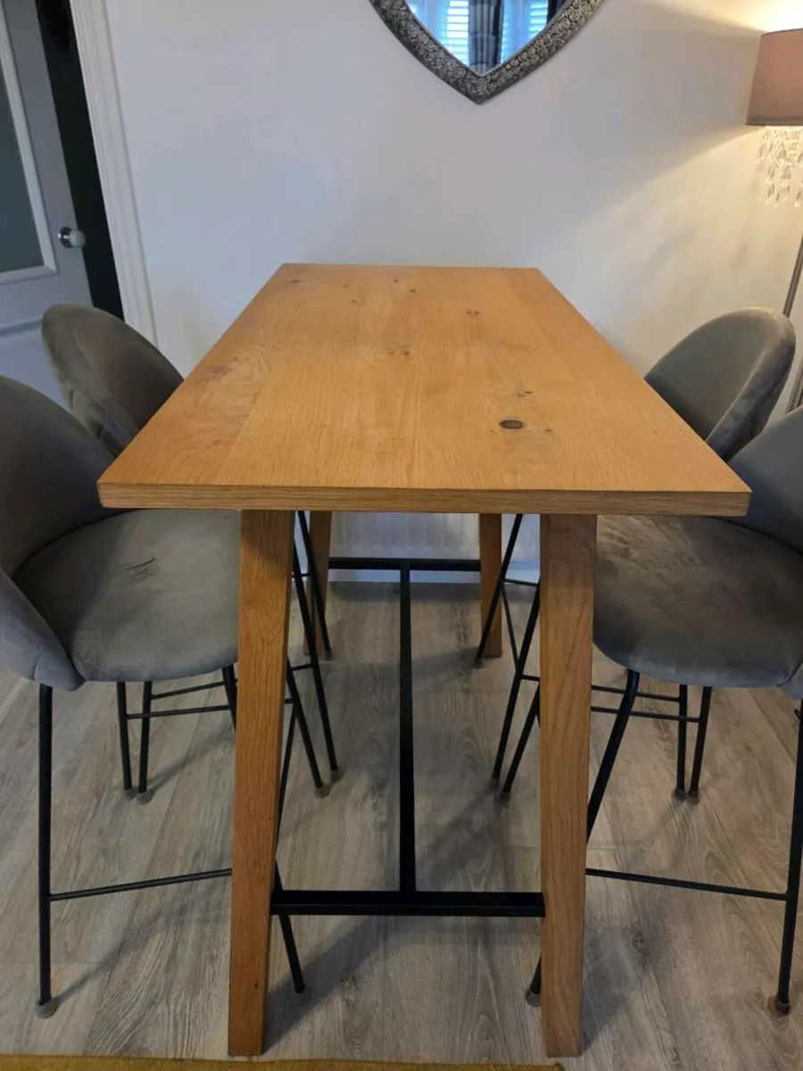 Table & Chairs - Image 1