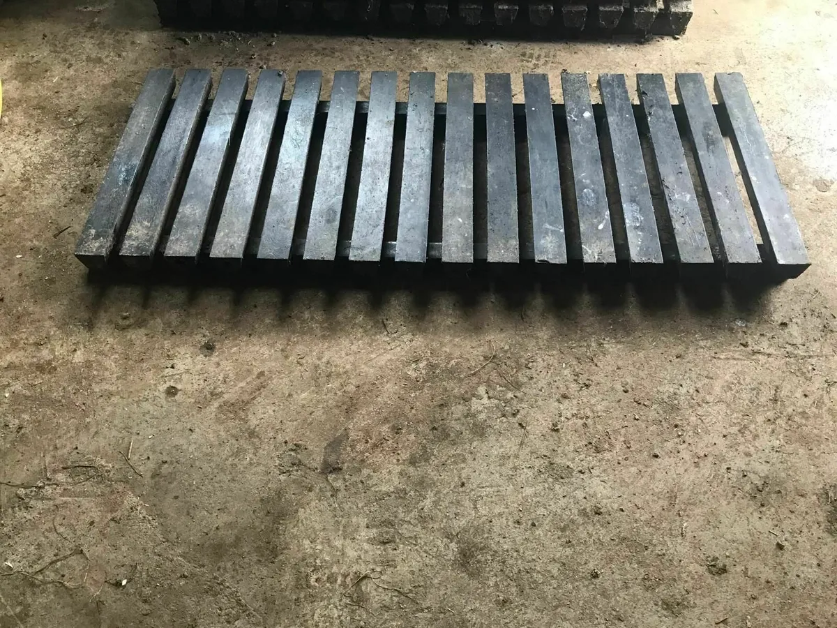 Calf slots - Image 2