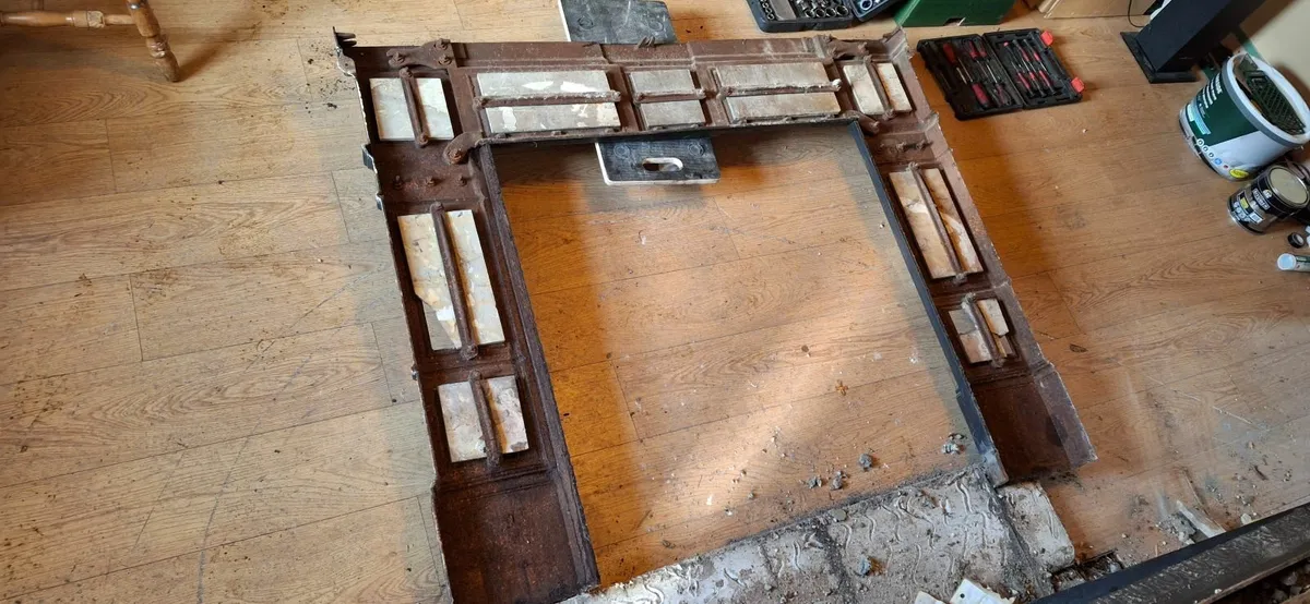 Vintage Victorian cast iron fireplace complete - Image 3
