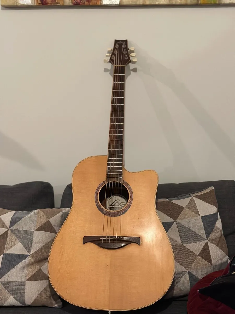 Lag 4 seasons summer 200 DCE acoustic guitar - Image 3