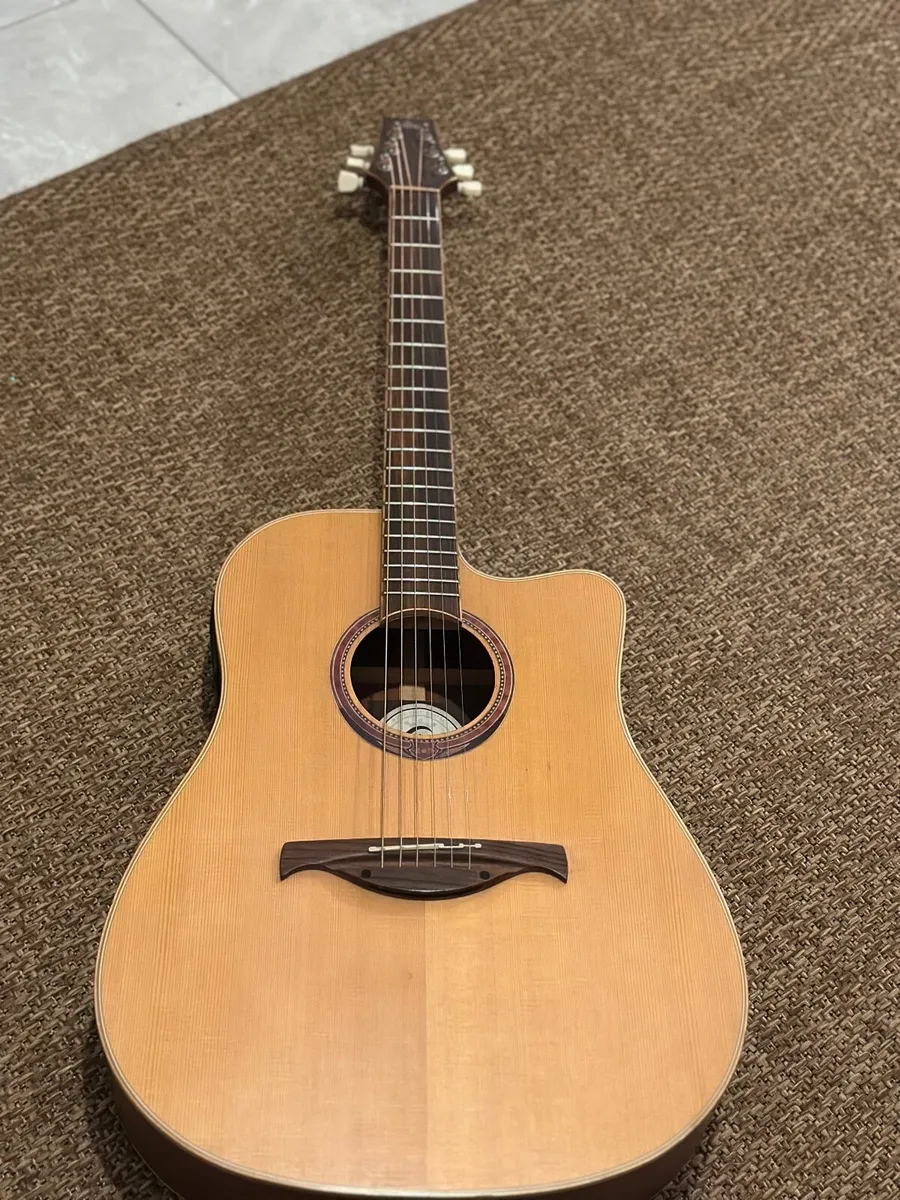 Lag 4 seasons summer 200 DCE acoustic guitar - Image 4