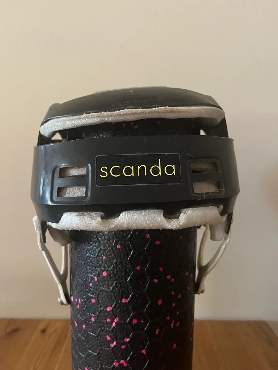 Oldstyle hurling helmet - Image 1