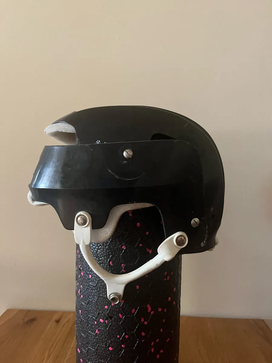 Oldstyle hurling helmet - Image 2