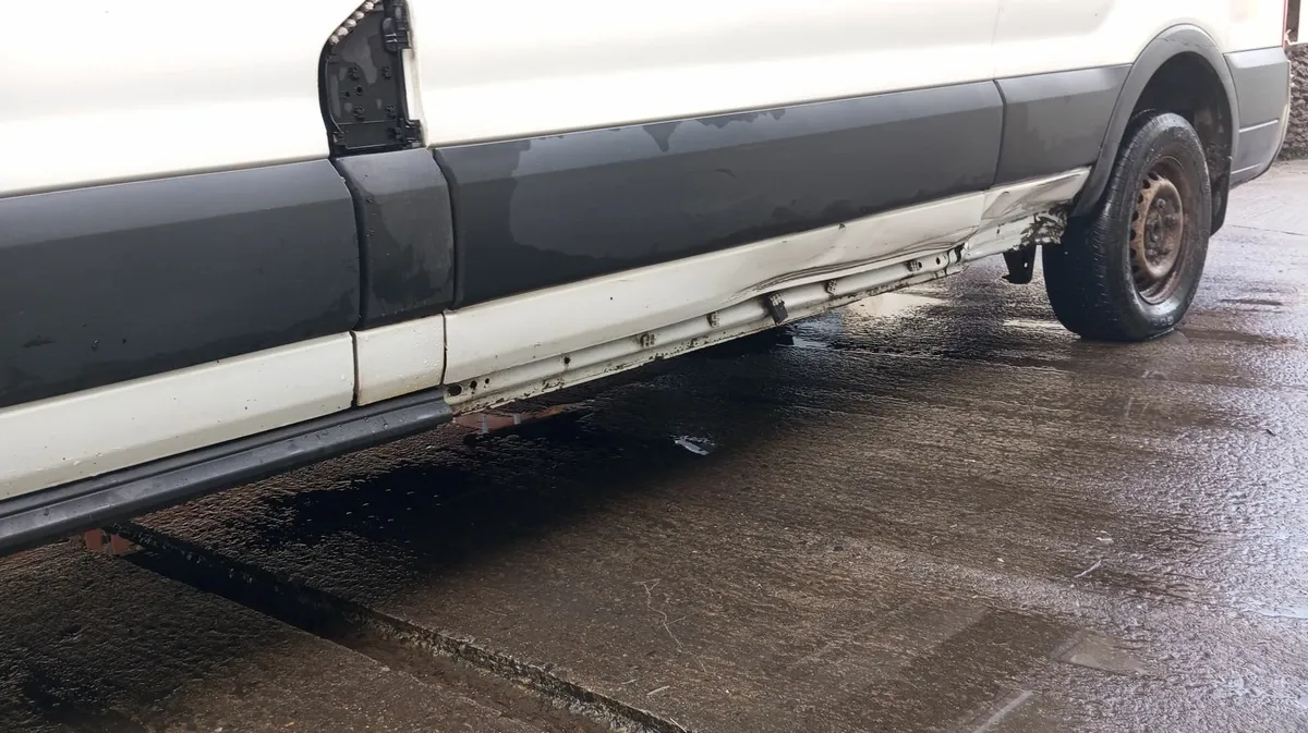 Ford Transit 2015-350 LWB Med High Roof RWD 256kkm - Image 3