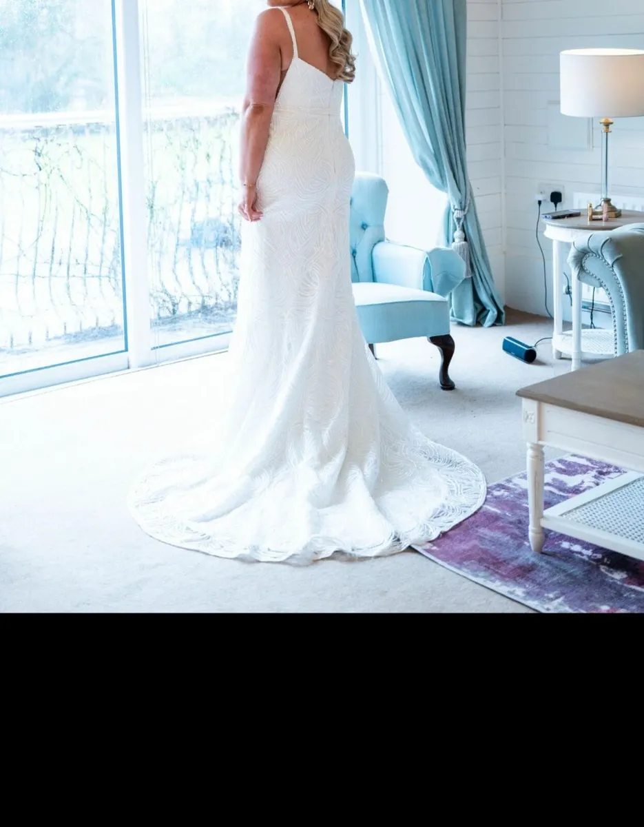 Wedding dress - Image 1