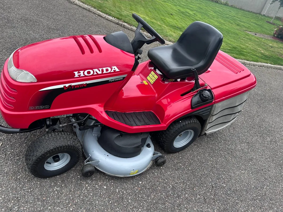 48 inch Honda 2620 Lawnmower - Image 3