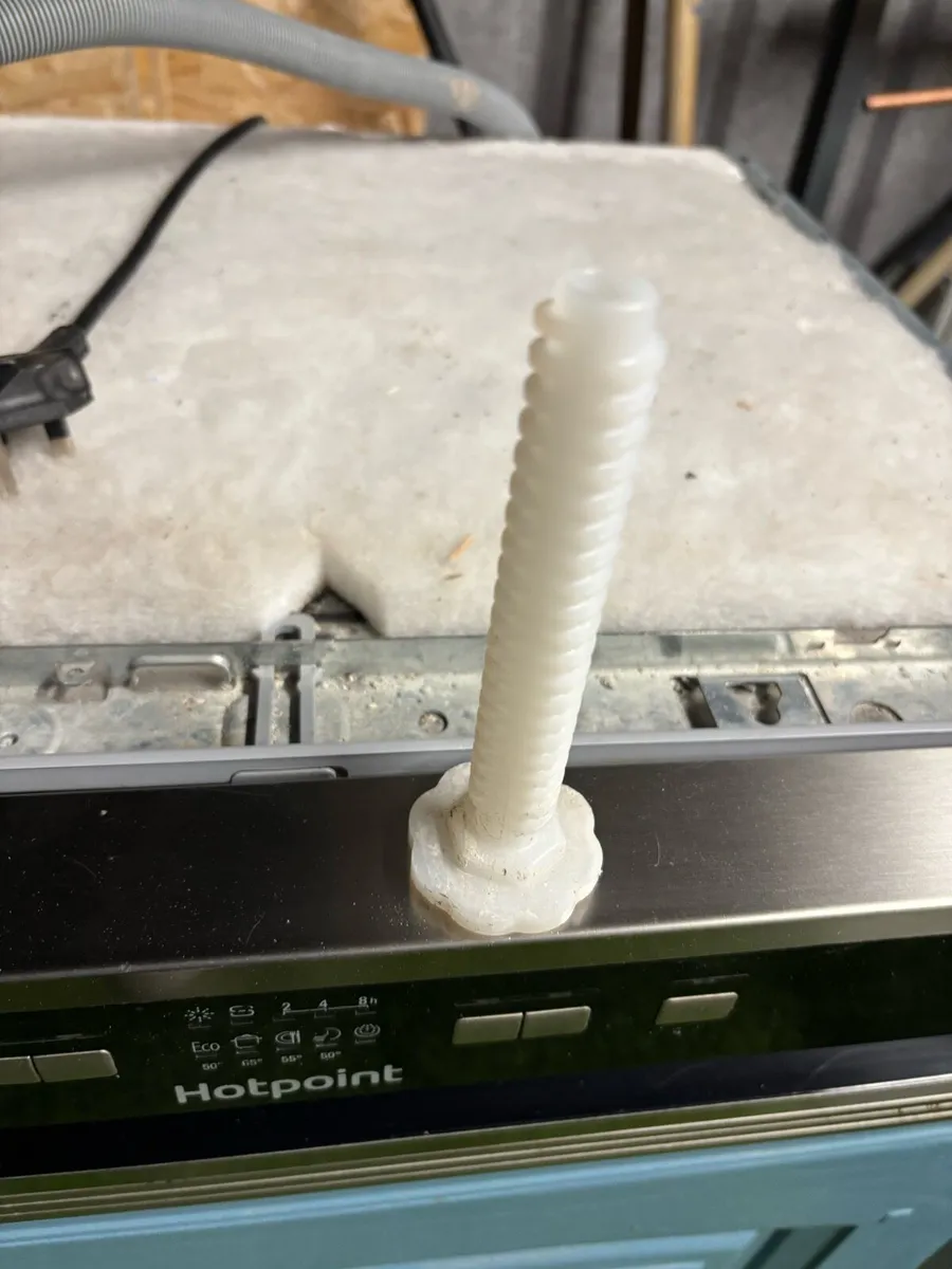 Hotpoint dishwasher integrated - Image 4