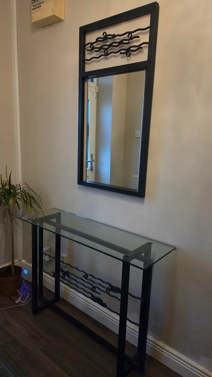 Console table and mirror - Image 2
