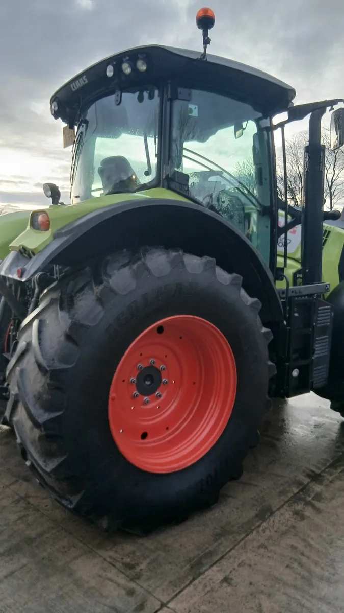 Claas Axion 800 - Image 3